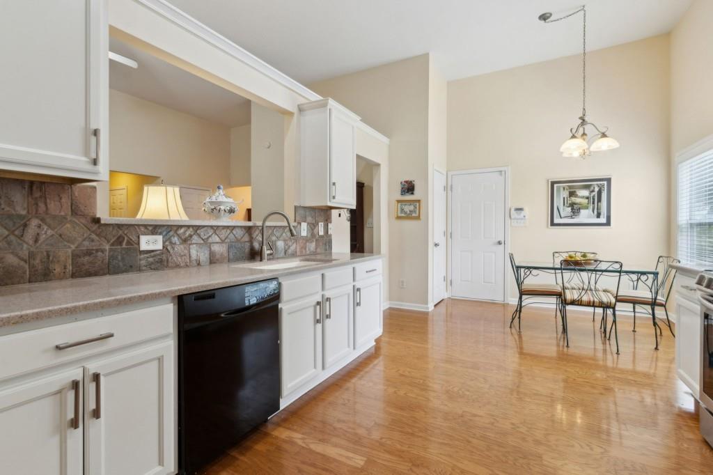 2402 Jasmine Glen Drive