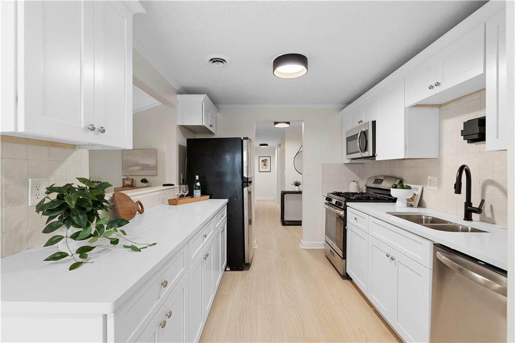 10630 Worthington Hills Manor