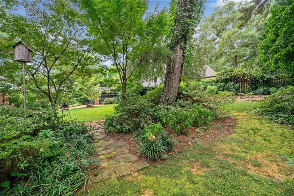 41 Clarendon Avenue