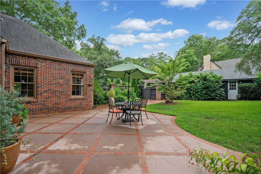 41 Clarendon Avenue