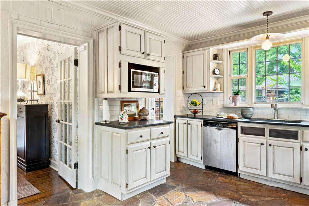 41 Clarendon Avenue