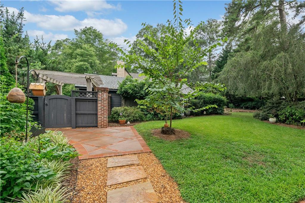 41 Clarendon Avenue