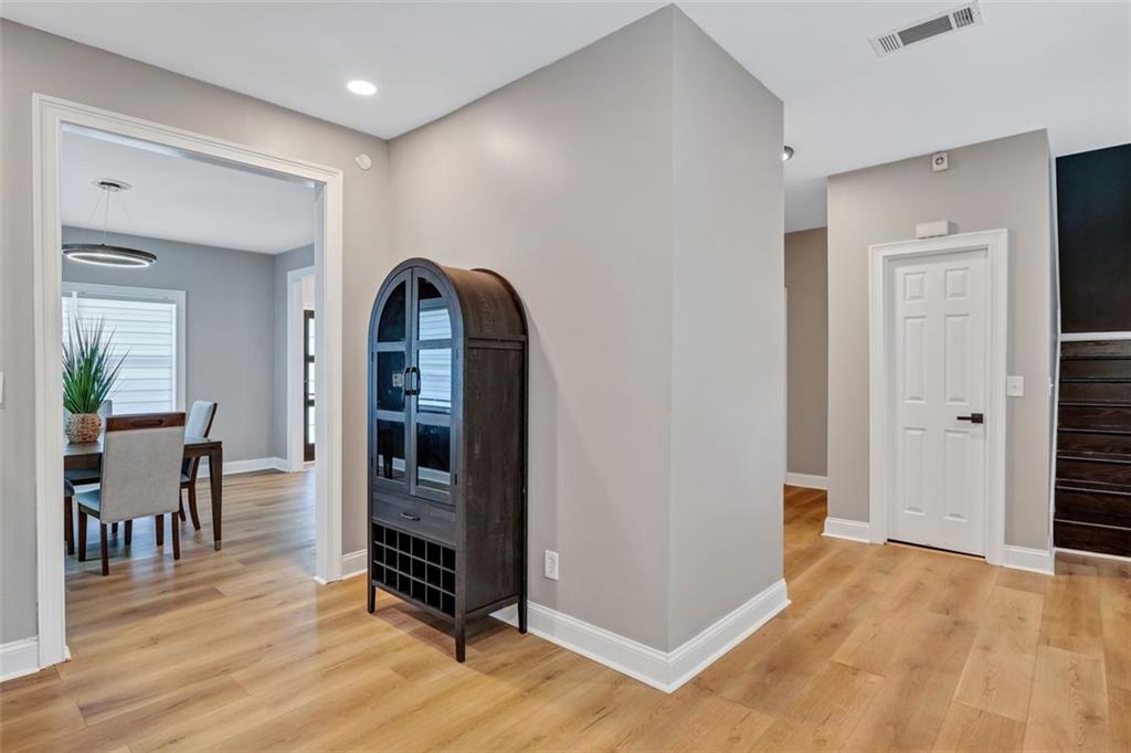 1142 MOBILE Street NW