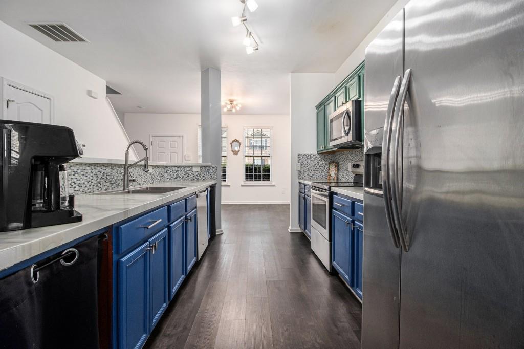 1829 Bayrose Circle