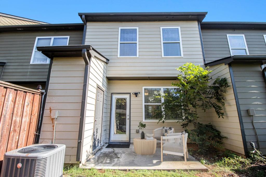 1829 Bayrose Circle