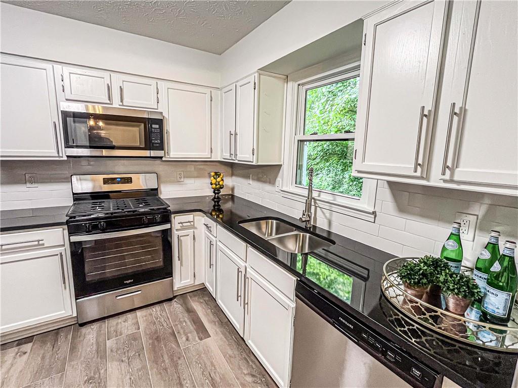 3150 Stratford Green Place