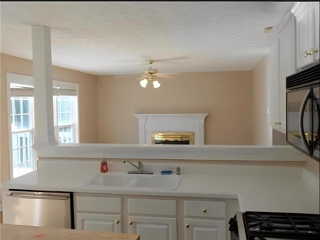 1402 PICKETS Court SE