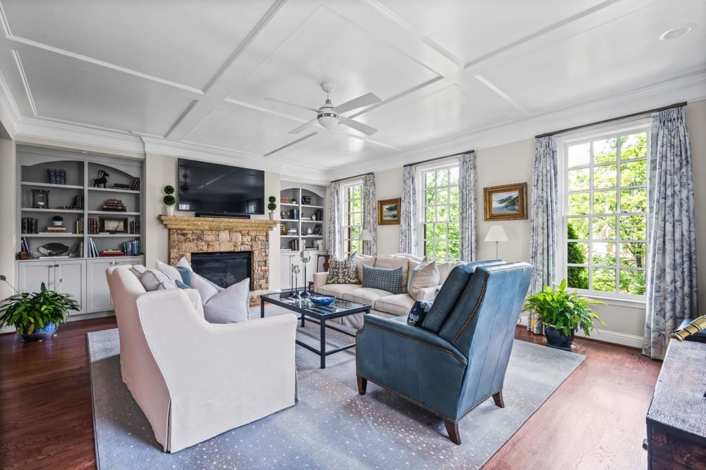 572 Parkside Village Way