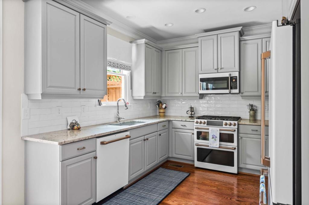 572 Parkside Village Way