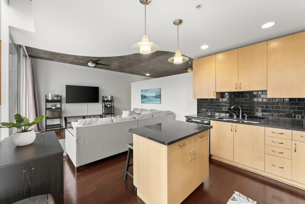 860 Peachtree Street NE Unit 712