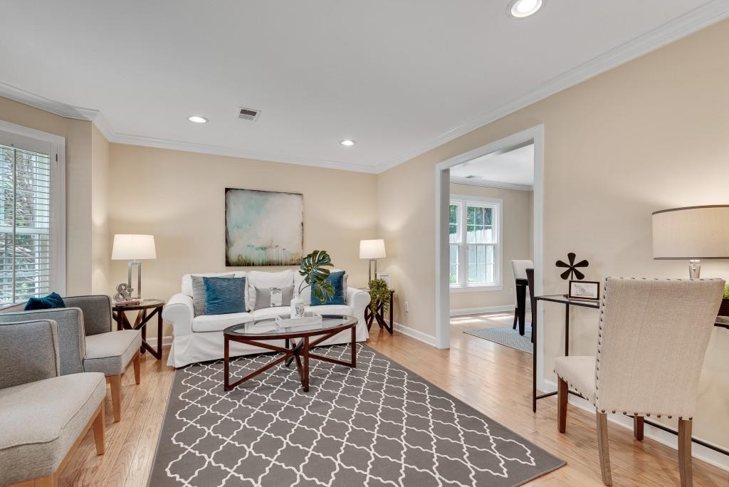 1410 Crescent Walk
