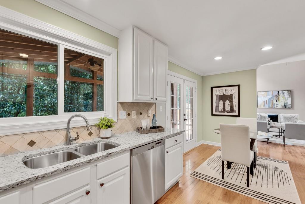 1410 Crescent Walk