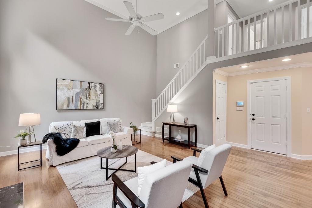 1410 Crescent Walk