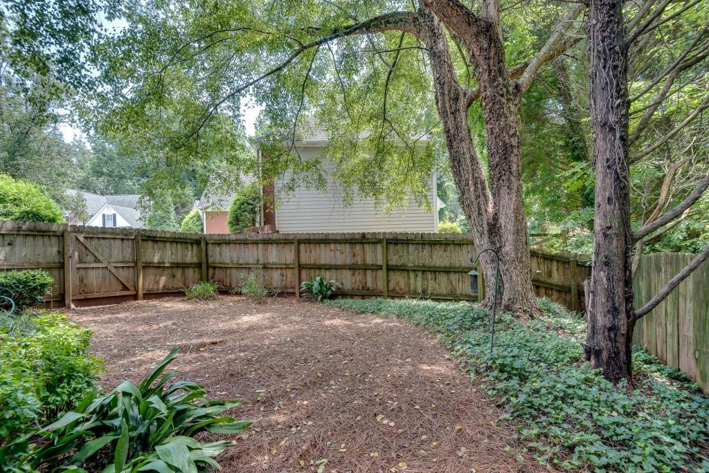 1410 Crescent Walk