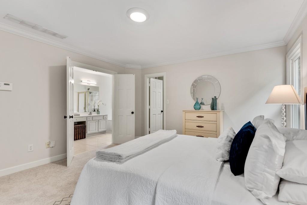 1410 Crescent Walk