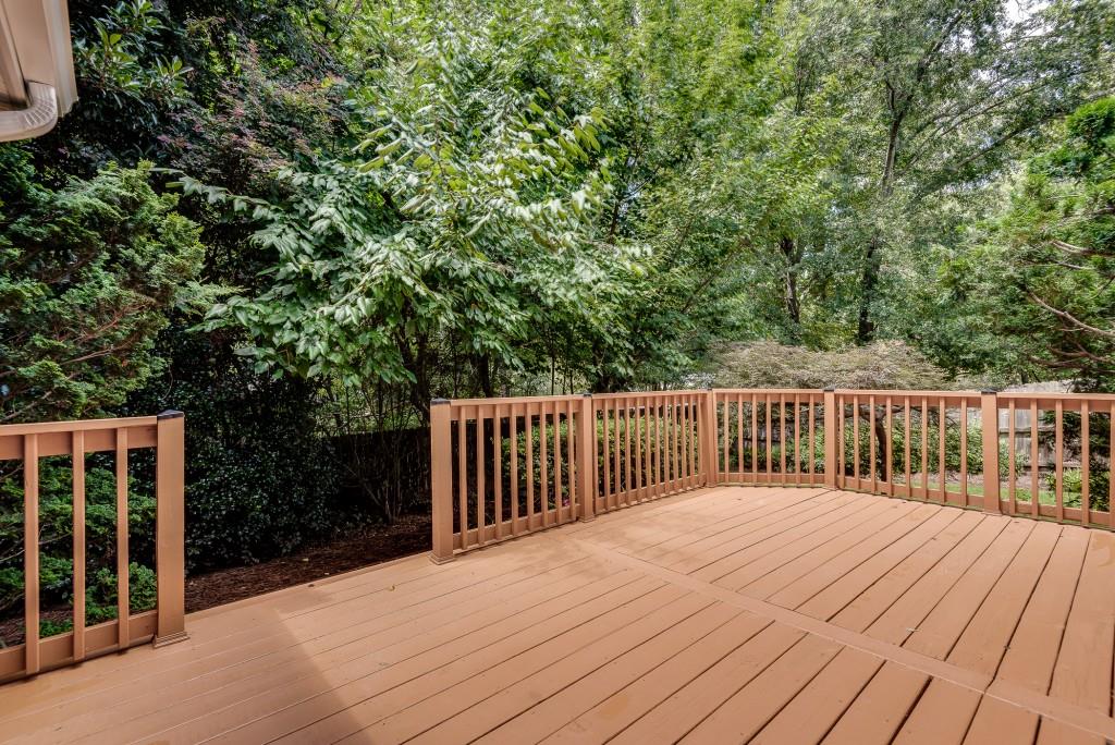 1410 Crescent Walk