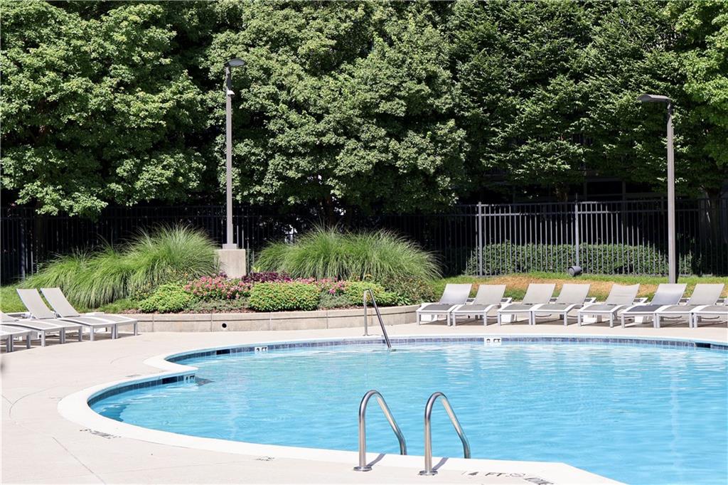 950 W Peachtree Street NW Unit 1102