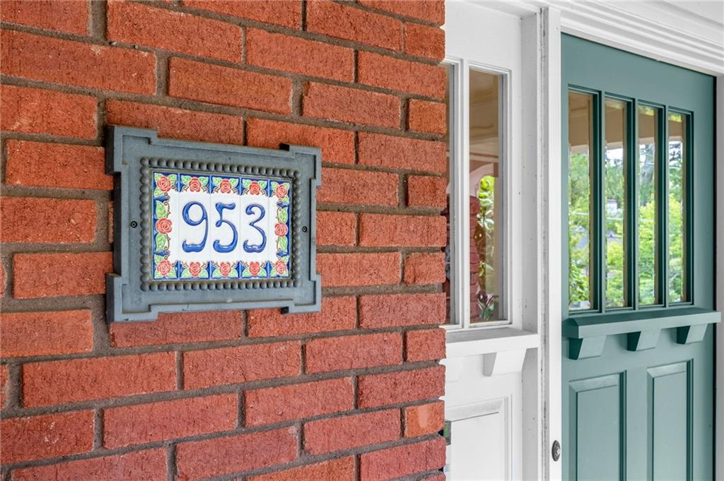 953 Blue Ridge Avenue NE