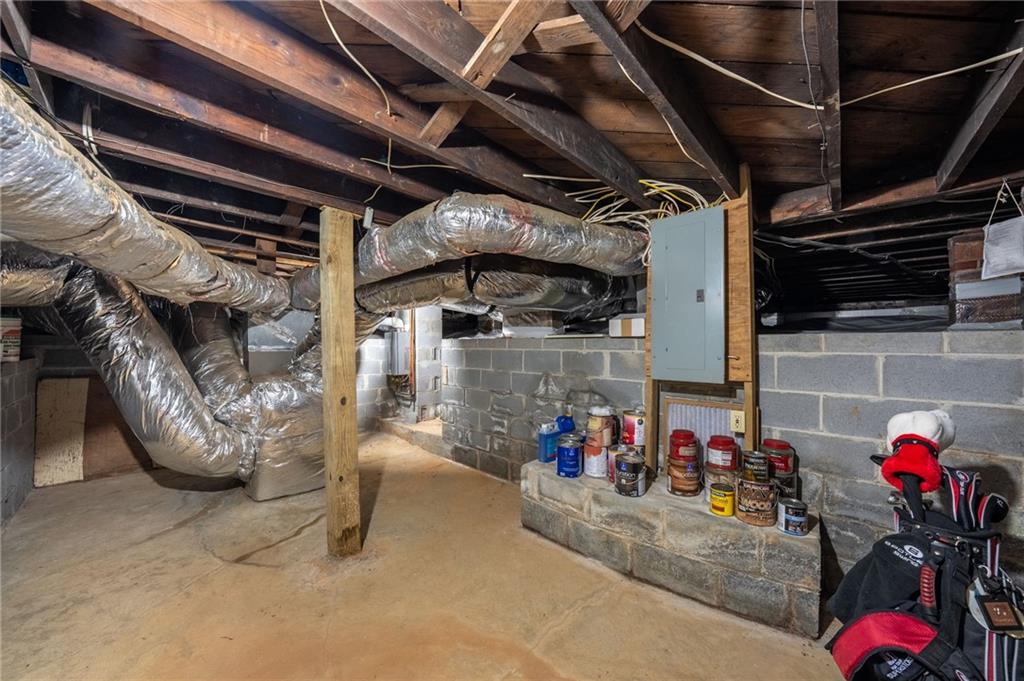 953 Blue Ridge Avenue NE