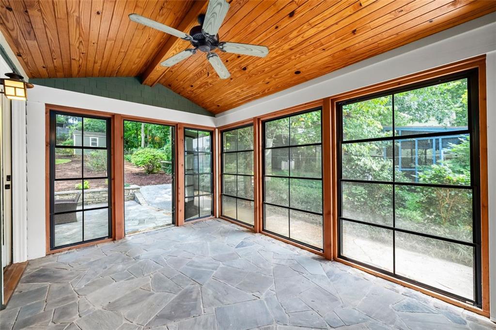 953 Blue Ridge Avenue NE