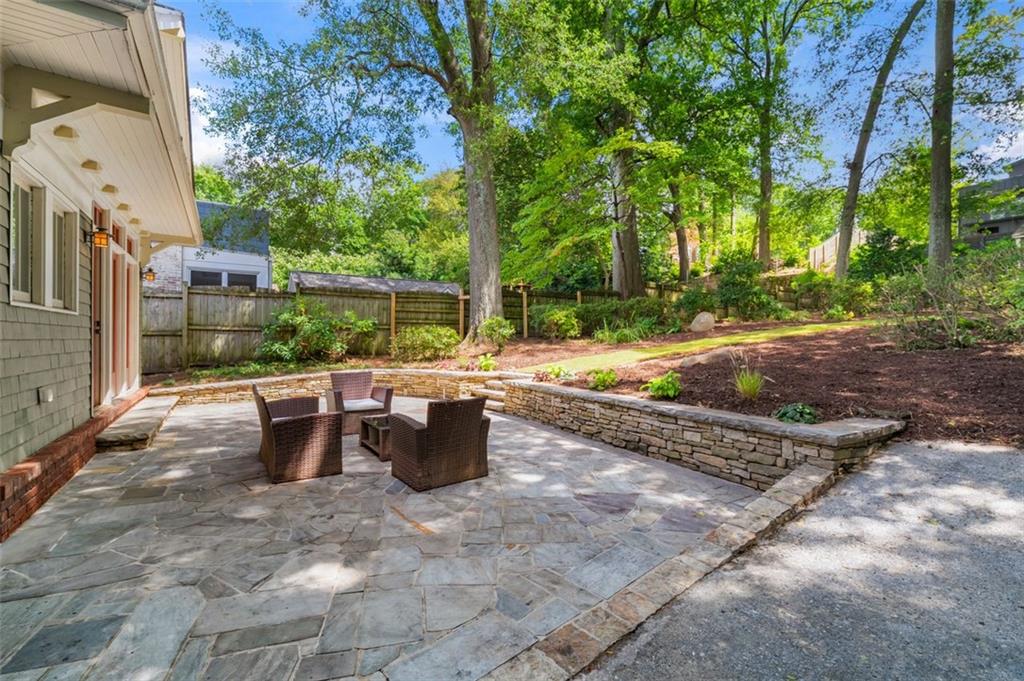 953 Blue Ridge Avenue NE