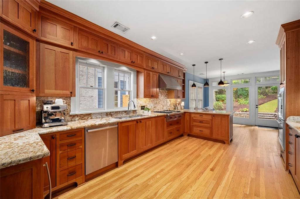 953 Blue Ridge Avenue NE