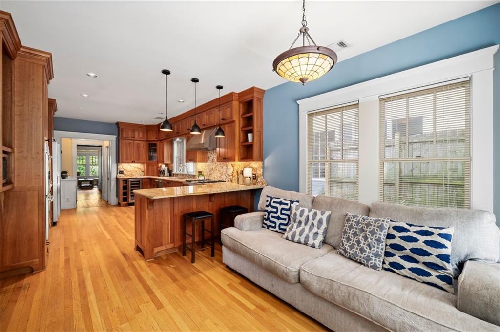 953 Blue Ridge Avenue NE