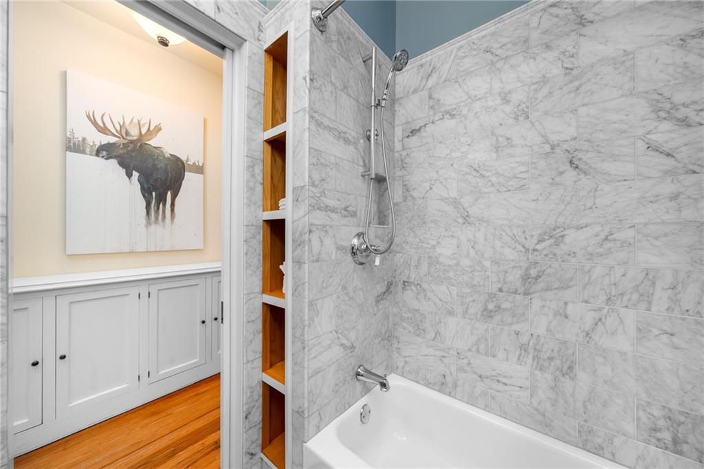 953 Blue Ridge Avenue NE