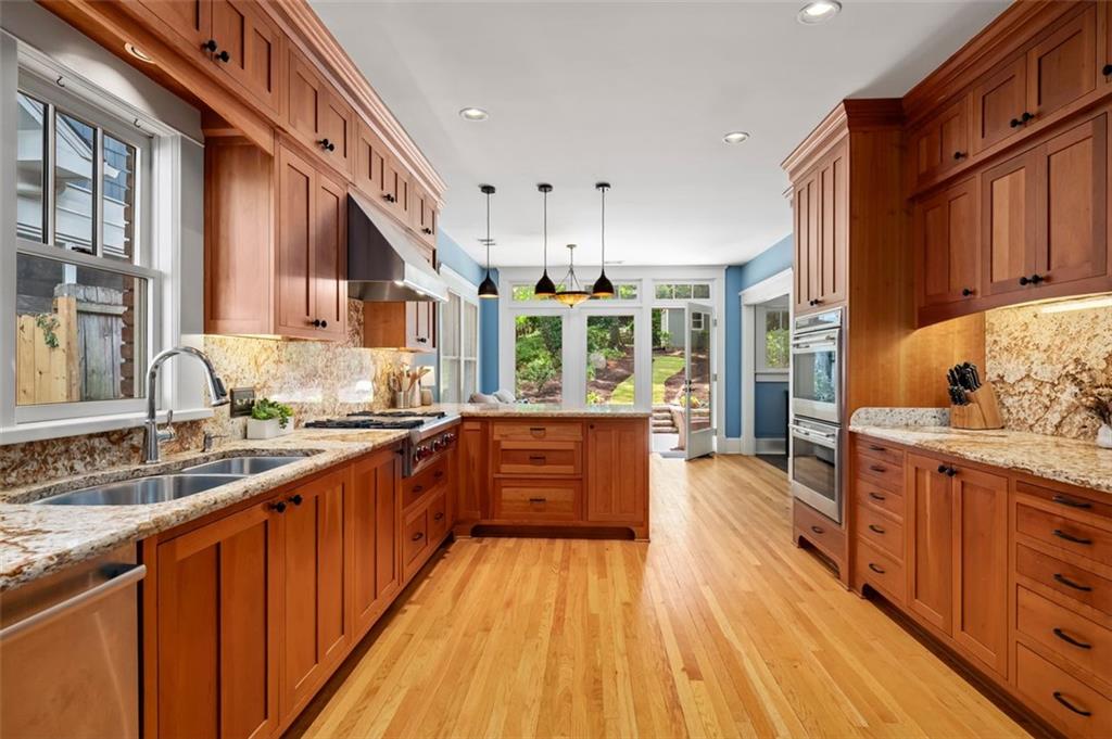 953 Blue Ridge Avenue NE