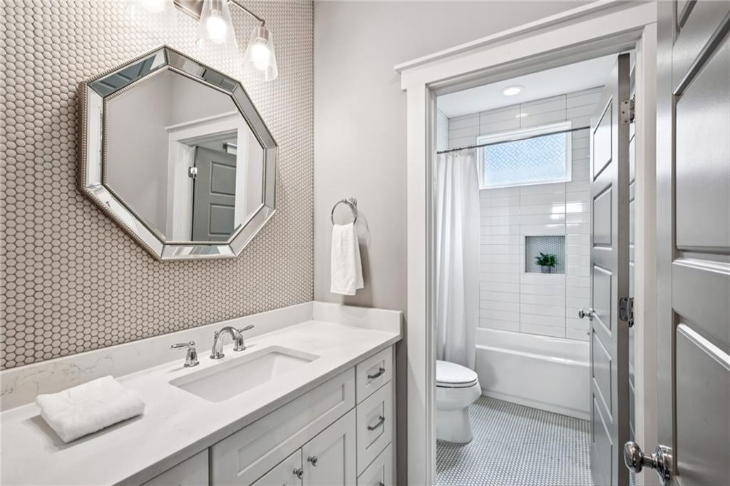 1854 Braeburn Circle SE