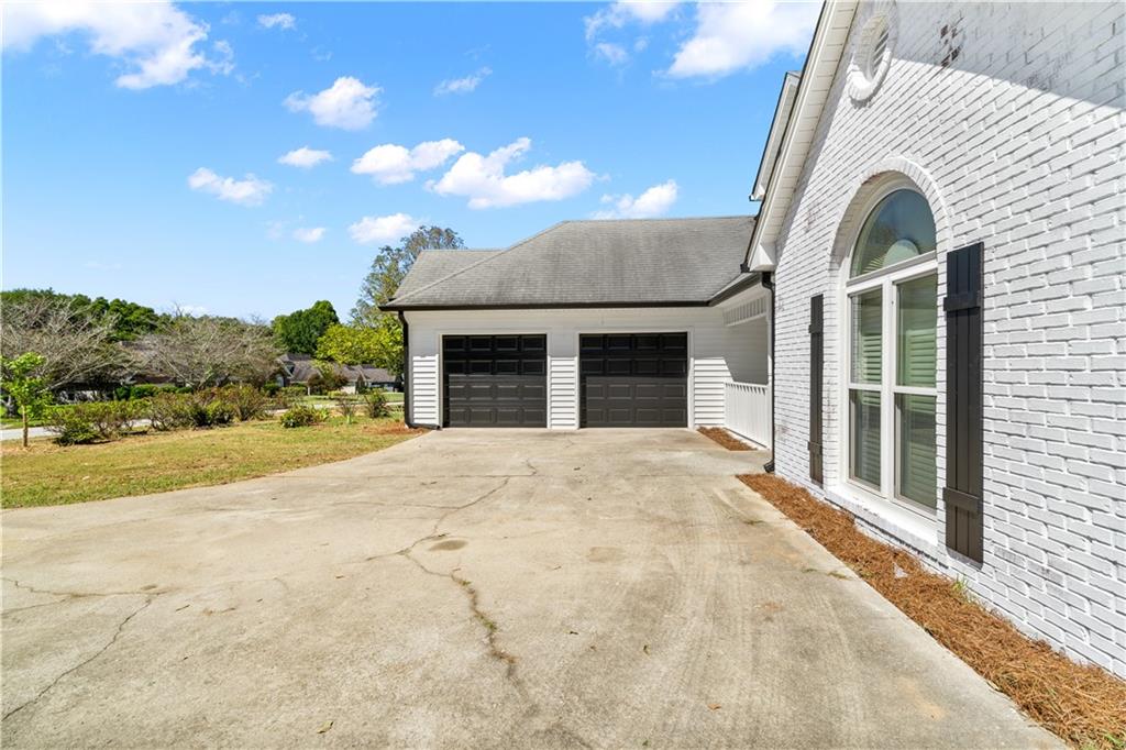 2881 Bridle Creek Drive SW