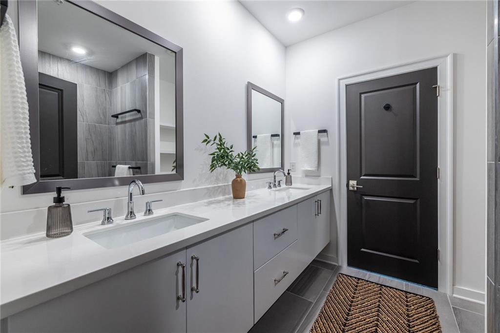 399 Pratt Drive Unit 910