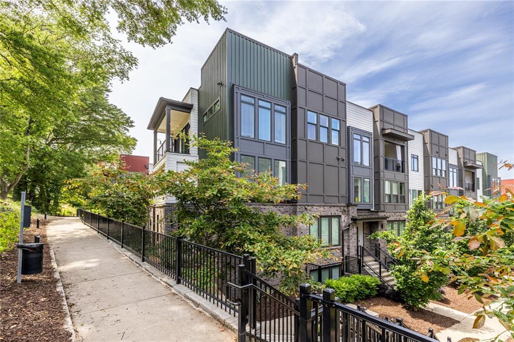 399 Pratt Drive Unit 910