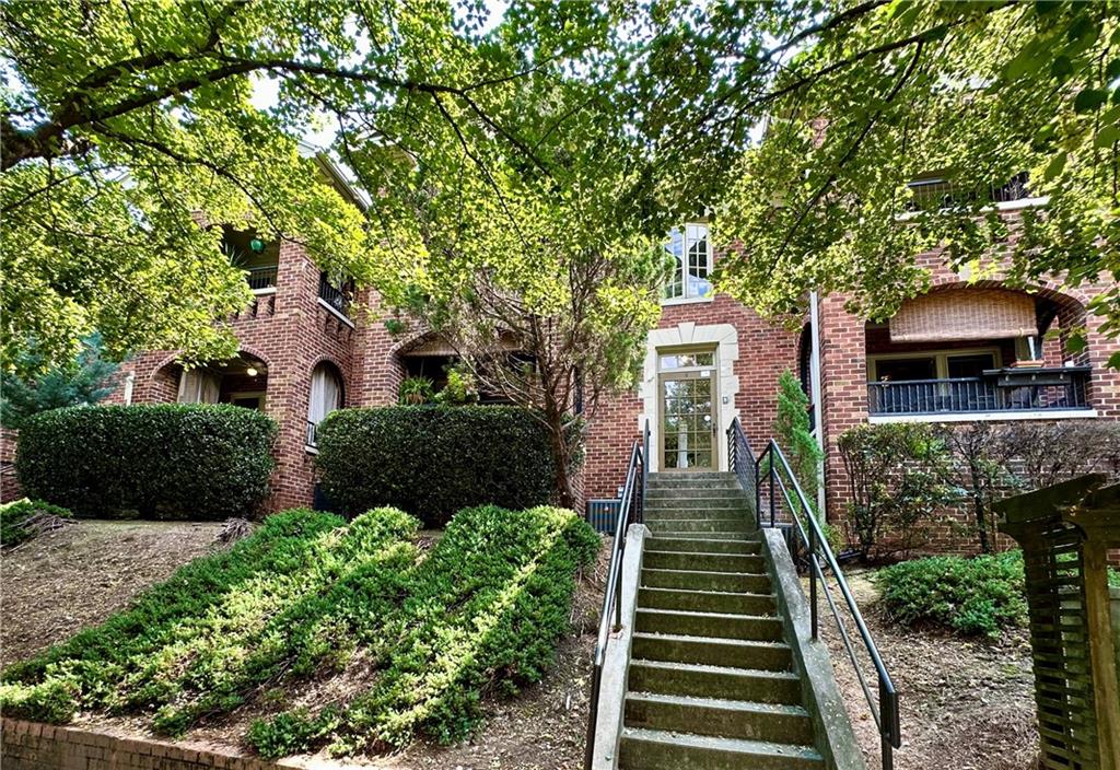 795 PONCE DE LEON NE Unit B4