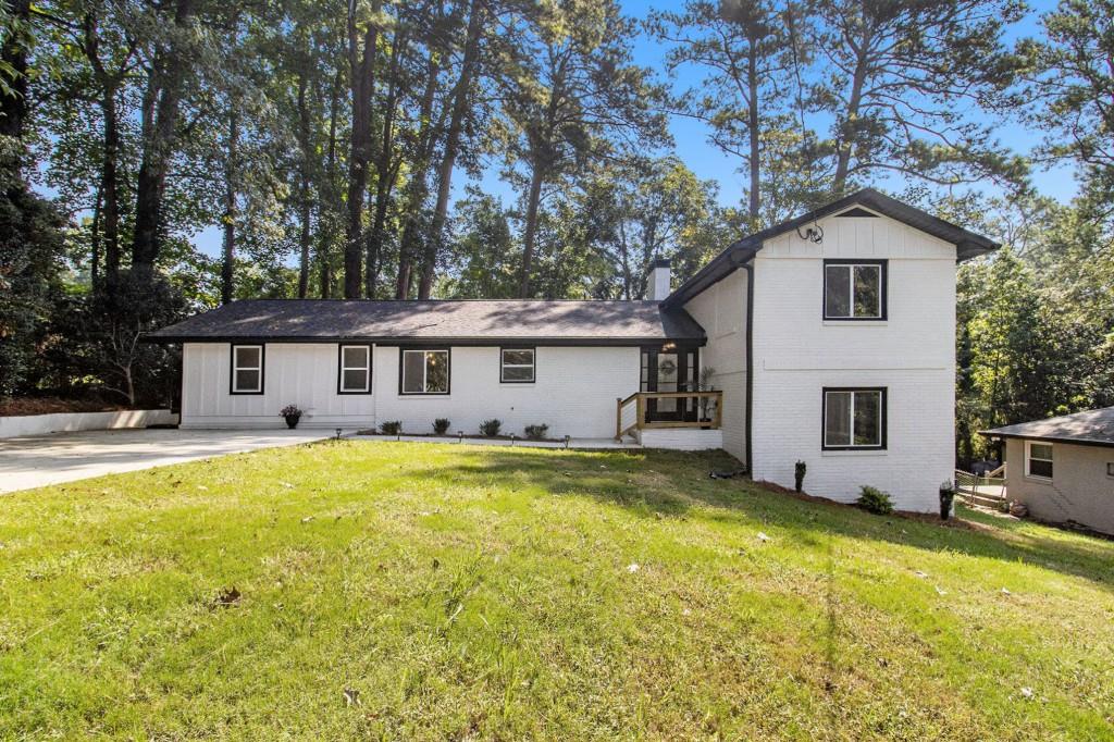 2813 Hillside Road SE