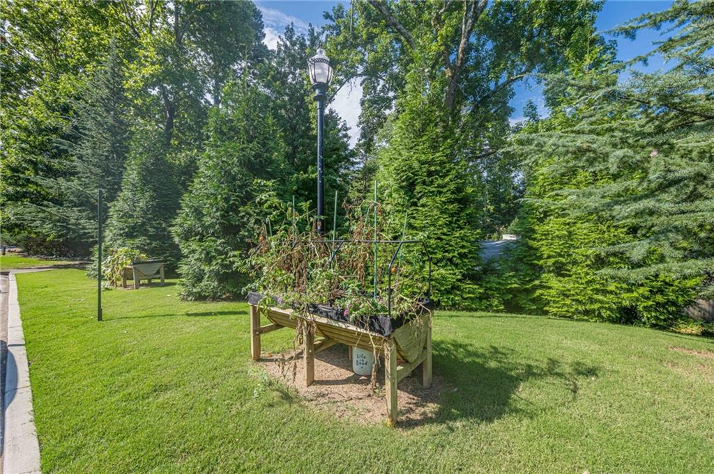 1435 Druid Manor Boulevard NE