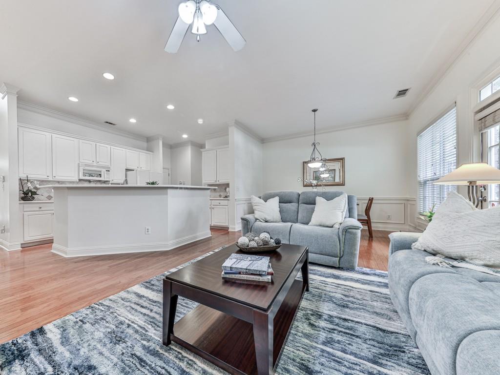 3425 Henderson Reserve