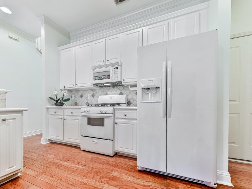 3425 Henderson Reserve