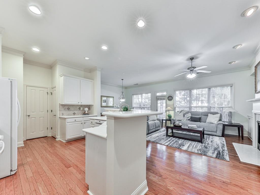 3425 Henderson Reserve