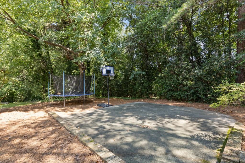 764 Burke Road NE