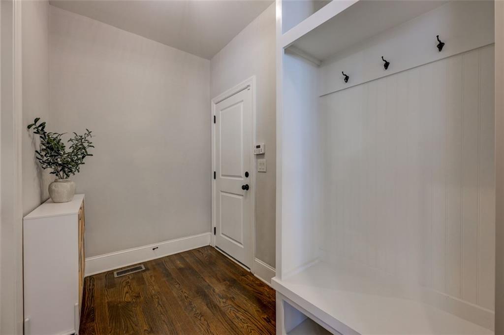 6863 LAKE STERLING Boulevard