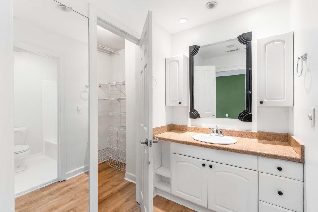 1341 Sheffield Glen Way NE