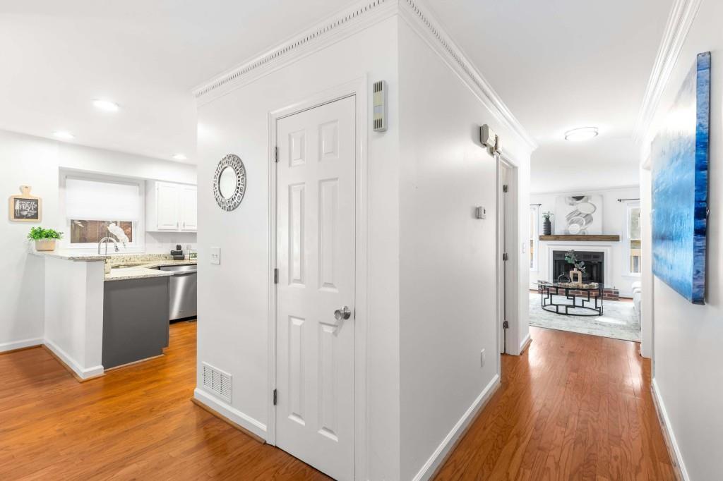 1341 Sheffield Glen Way NE