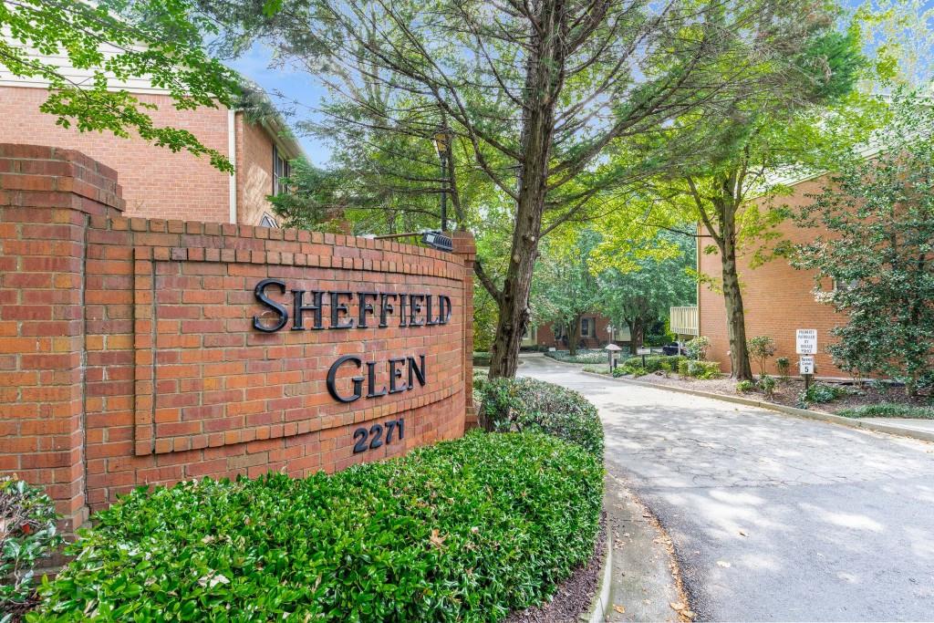 1341 Sheffield Glen Way NE