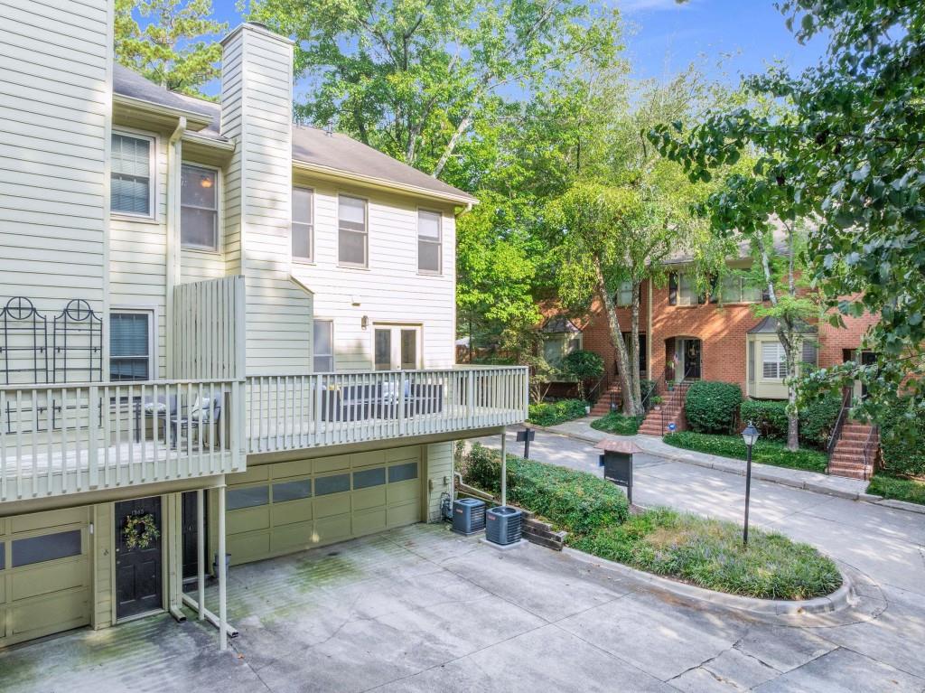 1341 Sheffield Glen Way NE