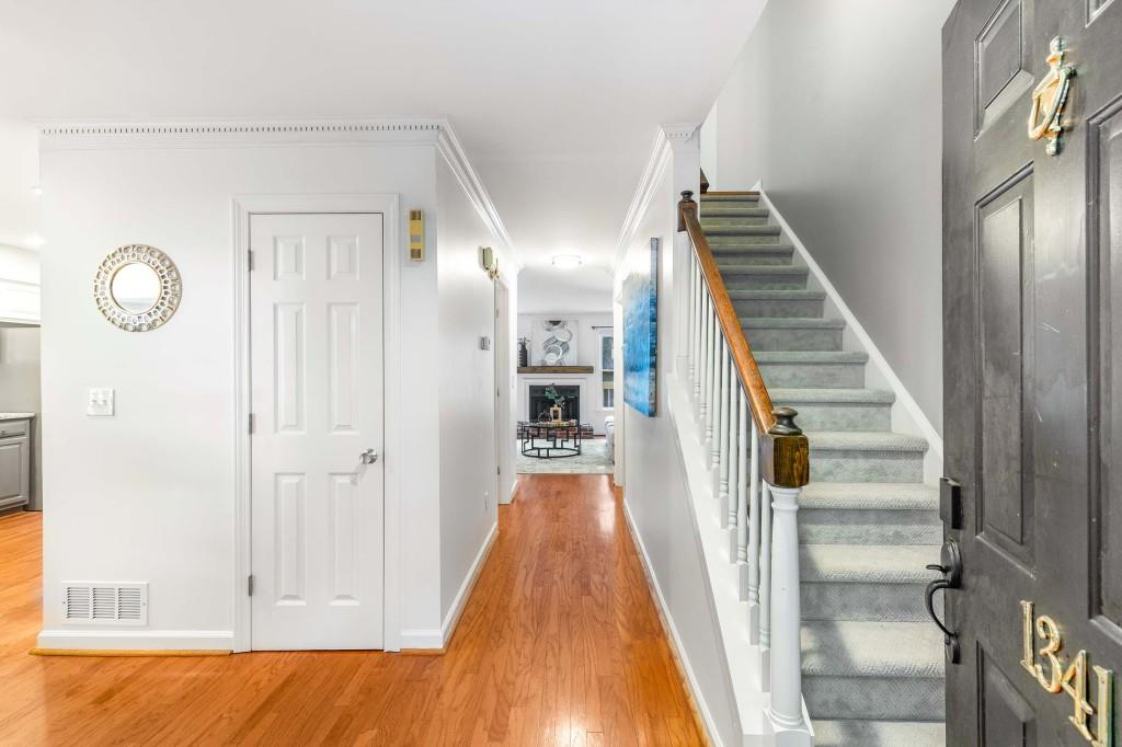 1341 Sheffield Glen Way NE