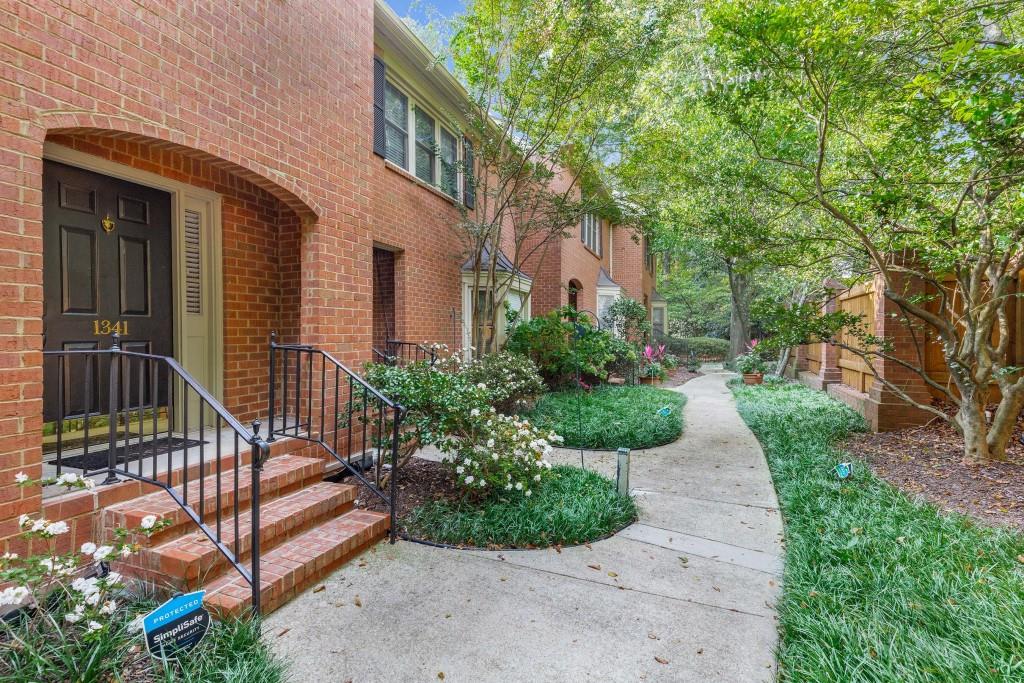 1341 Sheffield Glen Way NE
