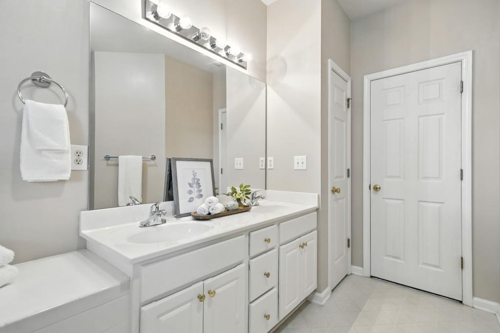 2612 Baramore Oaks Lane