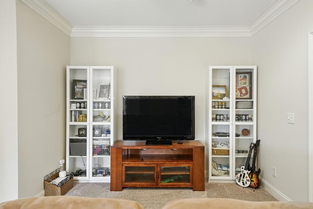 5453 Dunwoody Glen Court