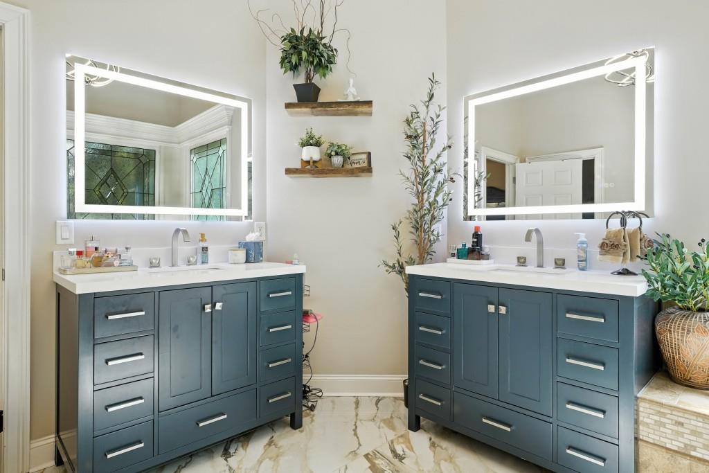 5453 Dunwoody Glen Court